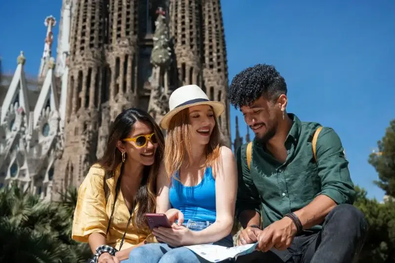 Educational tours student travel is related to higher education and personal income. 